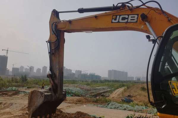 河南出售转让二手8000小时2012年JCBJS220LC挖掘机
