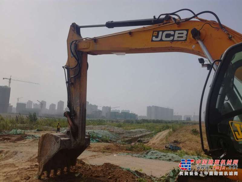 河南出售转让二手8000小时2012年JCBJS220LC挖掘机