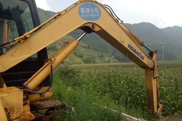 云南出售转让二手7532小时2006年小松PC60挖掘机