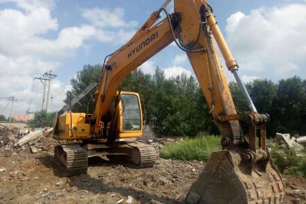 辽宁出售转让二手10000小时2005年现代R225挖掘机