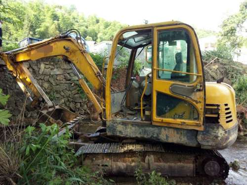 江西出售转让二手9000小时2012年沃得重工W260挖掘机