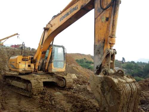 贵州出售转让二手12000小时2011年龙工LG6225挖掘机