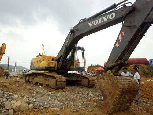贵州出售转让二手9000小时2011年沃尔沃EC240BLC挖掘机