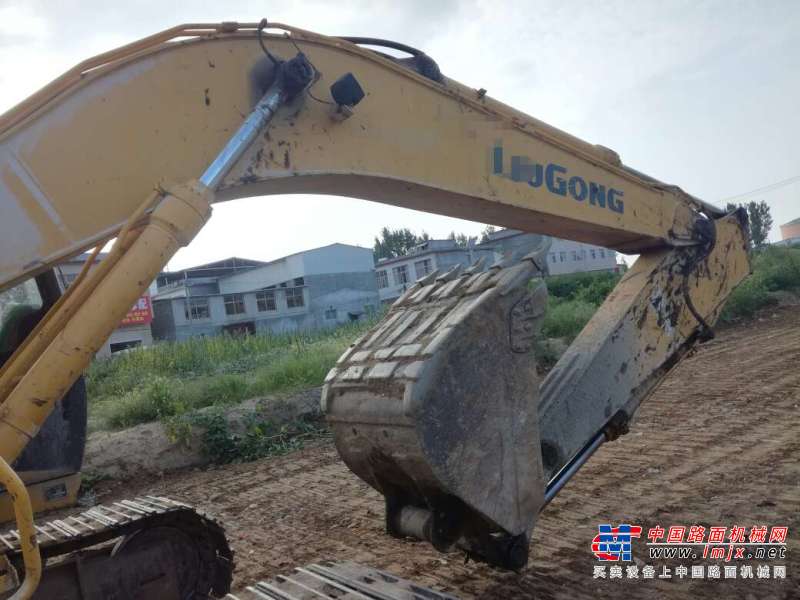 河南出售转让二手11000小时2011年柳工CLG205C挖掘机