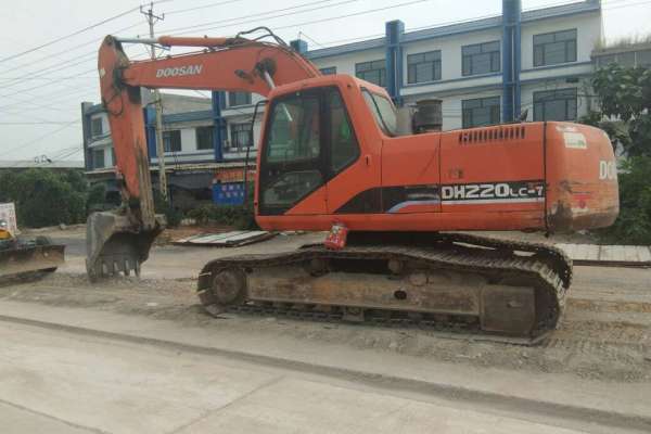 河北出售转让二手9000小时2008年斗山DH220挖掘机