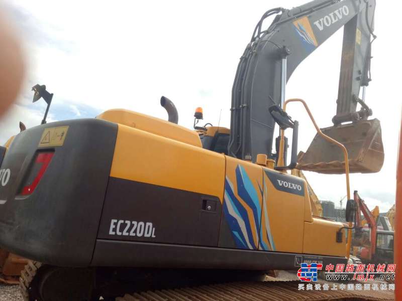 云南出售转让二手3520小时2013年沃尔沃EC220DL挖掘机