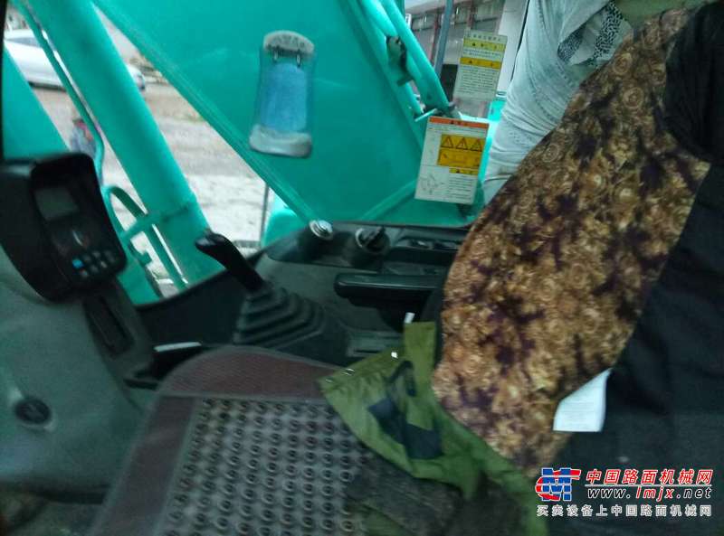 贵州出售转让二手8000小时2010年神钢SK260LC挖掘机