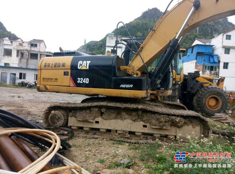 贵州出售转让二手3700小时2013年卡特彼勒324D挖掘机