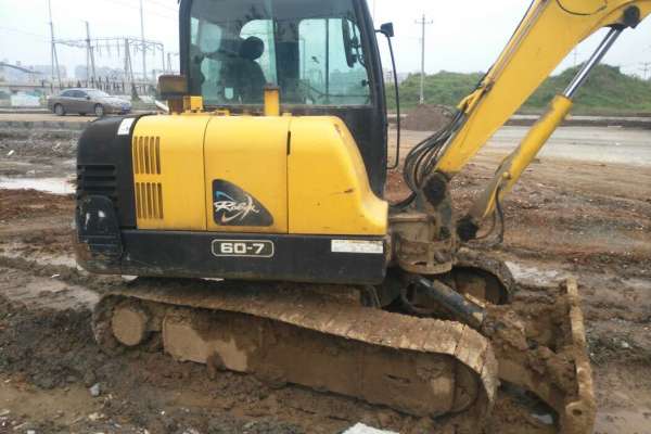 安徽出售转让二手7530小时2013年现代R60挖掘机