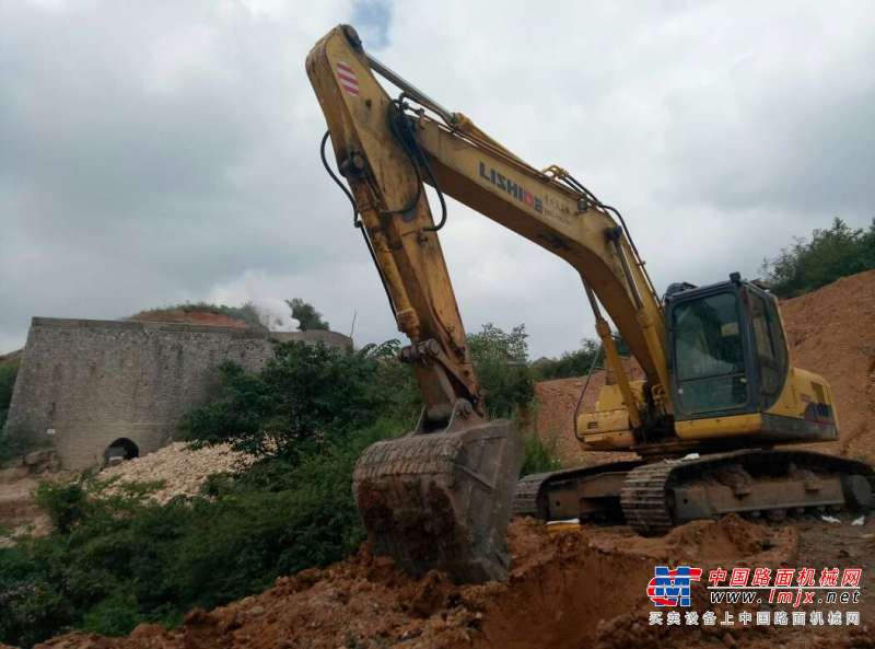 贵州出售转让二手3700小时2015年力士德SC210挖掘机