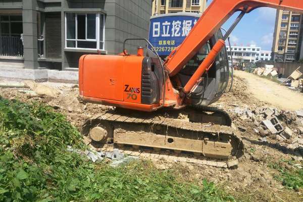 安徽出售转让二手11000小时2010年日立ZX70挖掘机