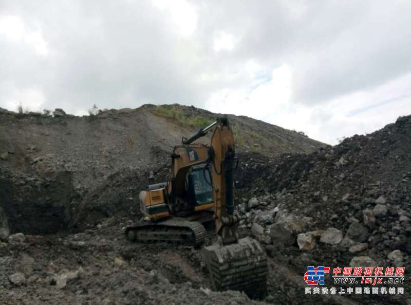贵州出售转让二手7000小时2011年卡特彼勒329D挖掘机