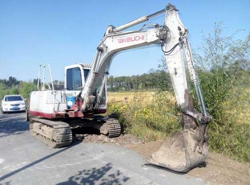 辽宁出售转让二手9800小时2006年竹内TB180挖掘机