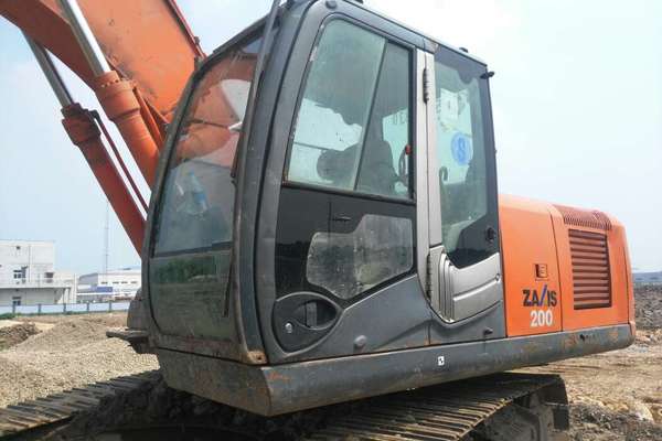 安徽出售转让二手13000小时2007年日立ZX200挖掘机