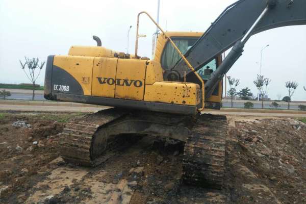 安徽出售转让二手9000小时2011年沃尔沃EC200B挖掘机