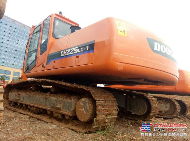 贵州出售转让二手12000小时2009年斗山DH225挖掘机