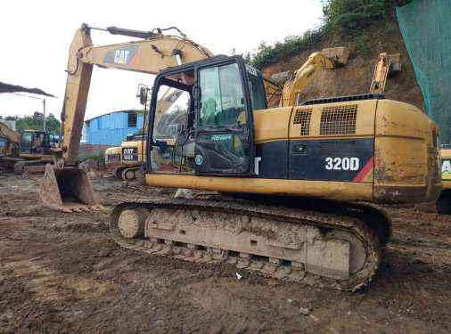 贵州出售转让二手8000小时2011年卡特彼勒320D挖掘机