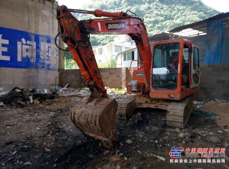 贵州出售转让二手5500小时2013年斗山DH80挖掘机