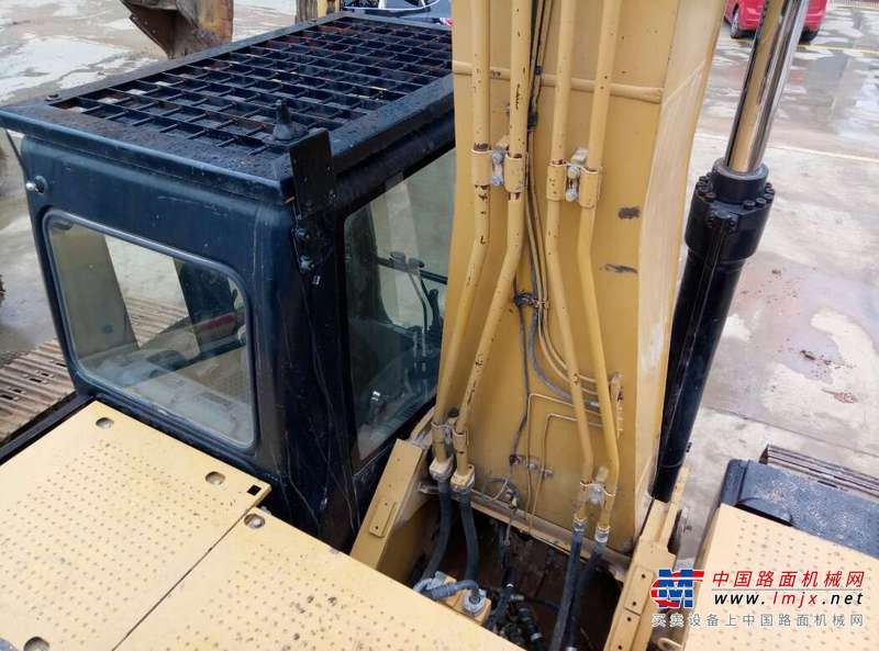 贵州出售转让二手8000小时2013年卡特彼勒324D挖掘机