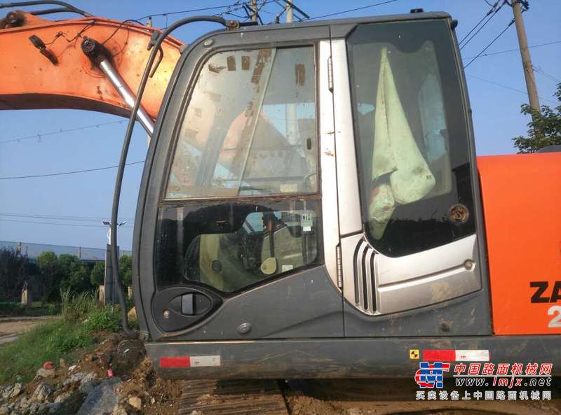 安徽出售转让二手9000小时2010年日立ZX200挖掘机