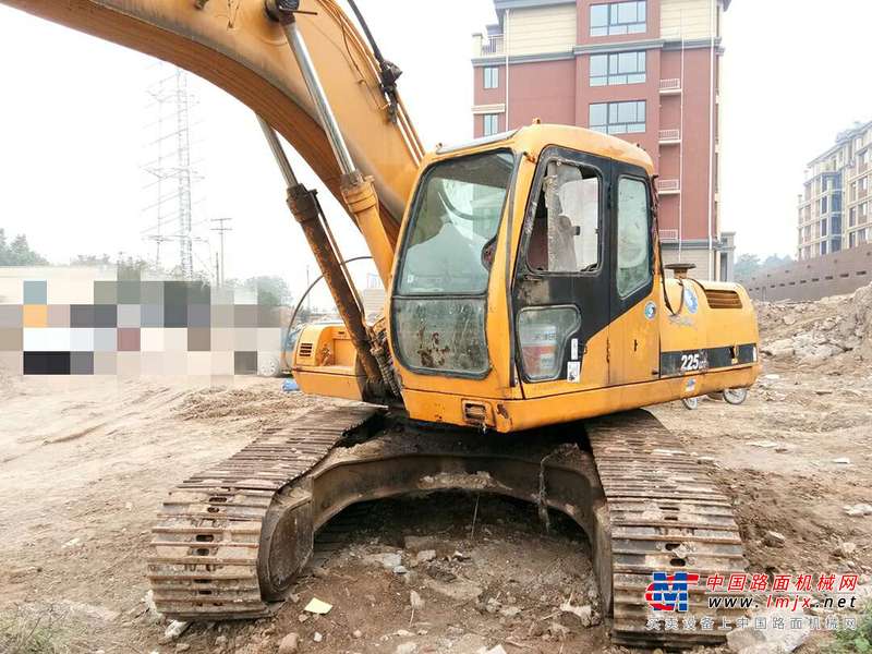 山东出售转让二手10000小时2007年现代R220LC挖掘机