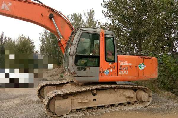 山东出售转让二手8000小时2005年日立ZX200挖掘机
