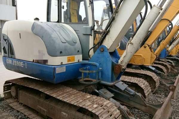 山东出售转让二手3000小时2011年中联重科ZE60E挖掘机