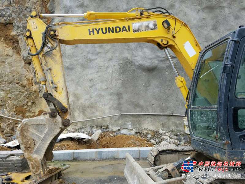 贵州出售转让二手4800小时2013年现代R80挖掘机