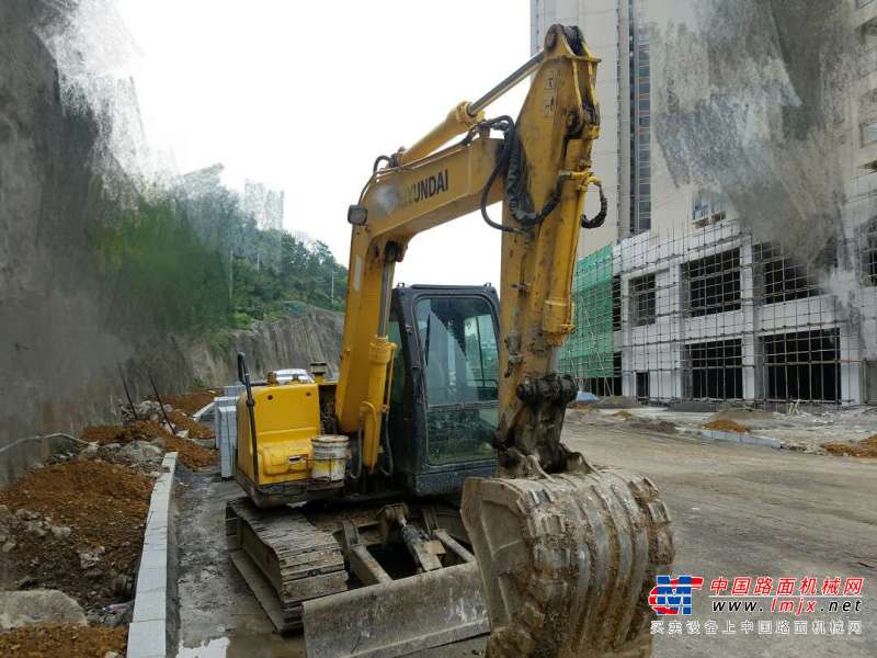 贵州出售转让二手4800小时2013年现代R80挖掘机