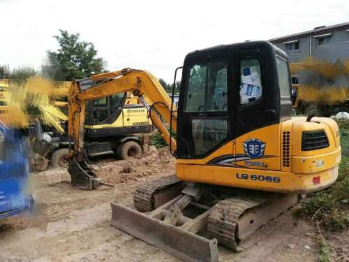 河北出售转让二手4000小时2014年龙工LG6065挖掘机
