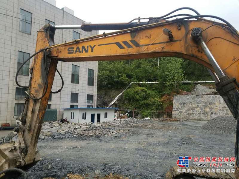 贵州出售转让二手8000小时2009年三一重工SY135C挖掘机