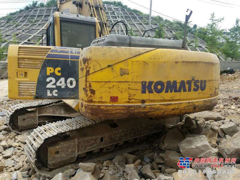 贵州出售转让二手13800小时2010年小松PC240LC挖掘机