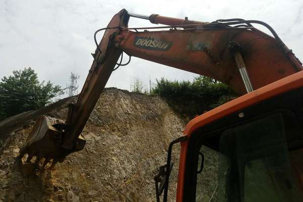 贵州出售转让二手8000小时2011年斗山DH215挖掘机
