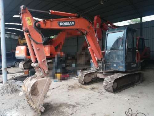 陕西出售转让二手7000小时2010年斗山DH55挖掘机