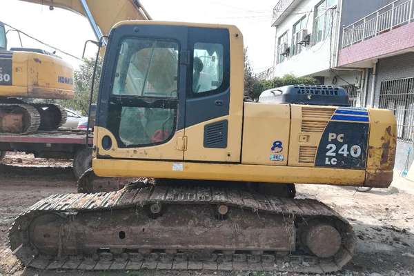 陕西出售转让二手8955小时2009年小松PC220挖掘机