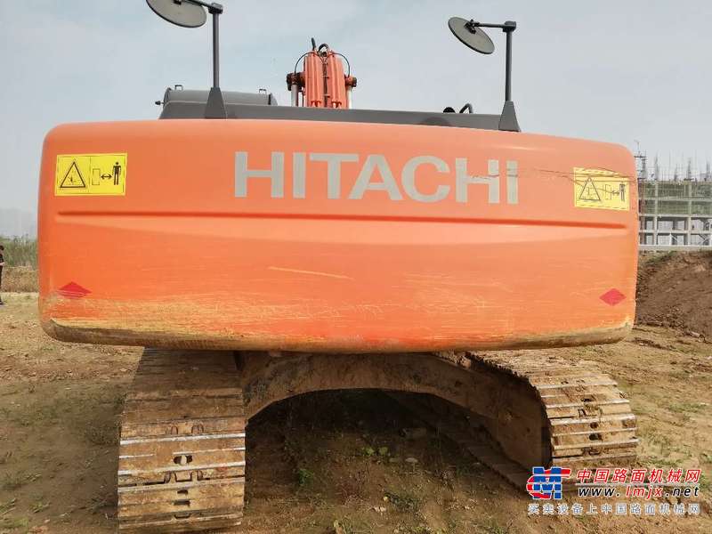 陕西出售转让二手3400小时2014年日立ZX240挖掘机