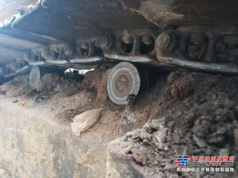 陕西出售转让二手4000小时2012年龙工LG6150挖掘机