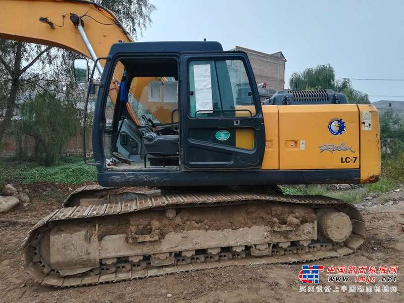 陕西出售转让二手6000小时2010年现代R225LC挖掘机