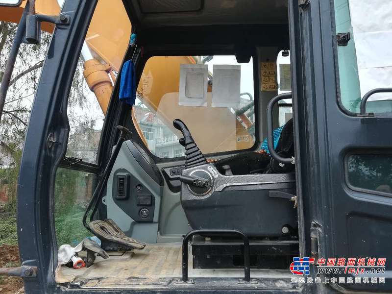 陕西出售转让二手6000小时2010年现代R225LC挖掘机