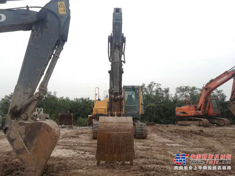 陕西出售转让二手5942小时2010年沃尔沃EC210B挖掘机