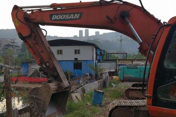 重庆出售转让二手20000小时2010年斗山DH225LC挖掘机