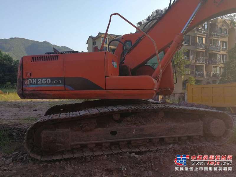 重庆出售转让二手17000小时2006年斗山DH225挖掘机