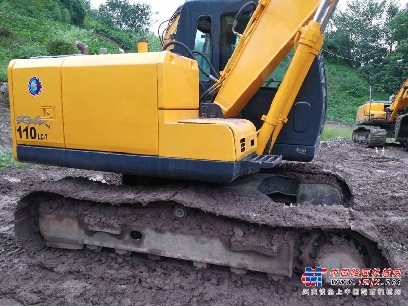 重庆出售转让二手2100小时2011年现代R110挖掘机