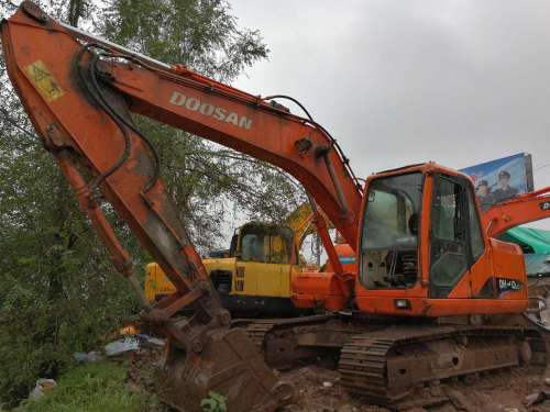 重庆出售转让二手8000小时2010年斗山DH150LC挖掘机