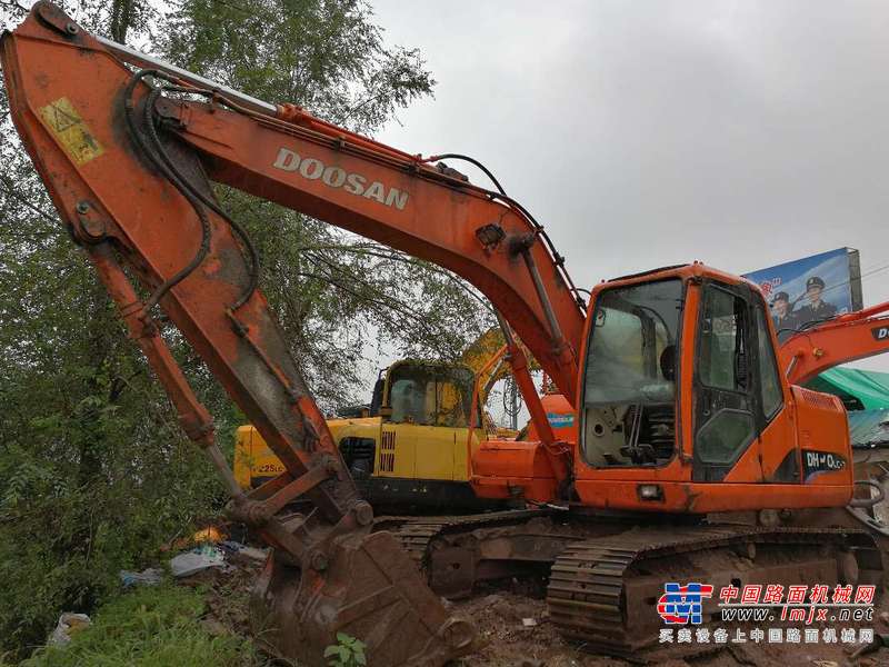 重庆出售转让二手8000小时2010年斗山DH150LC挖掘机