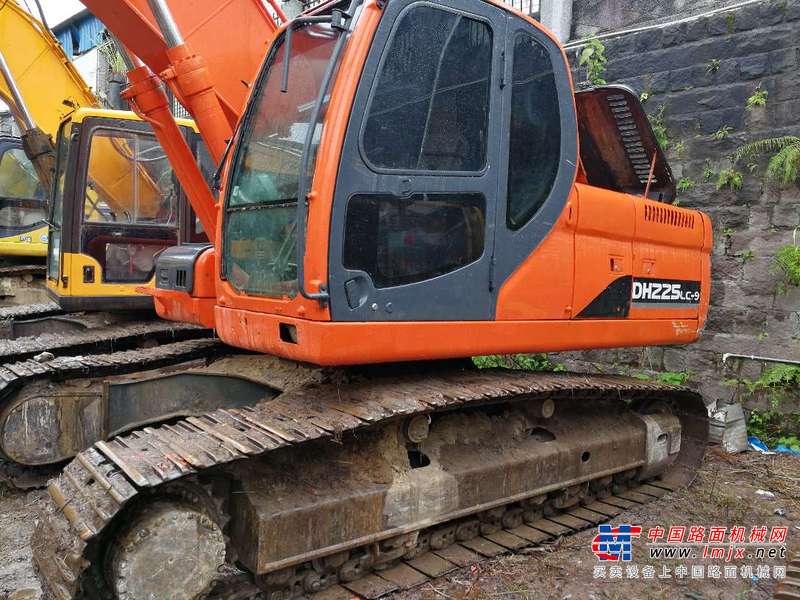 重庆出售转让二手3400小时2011年斗山DX225LC挖掘机