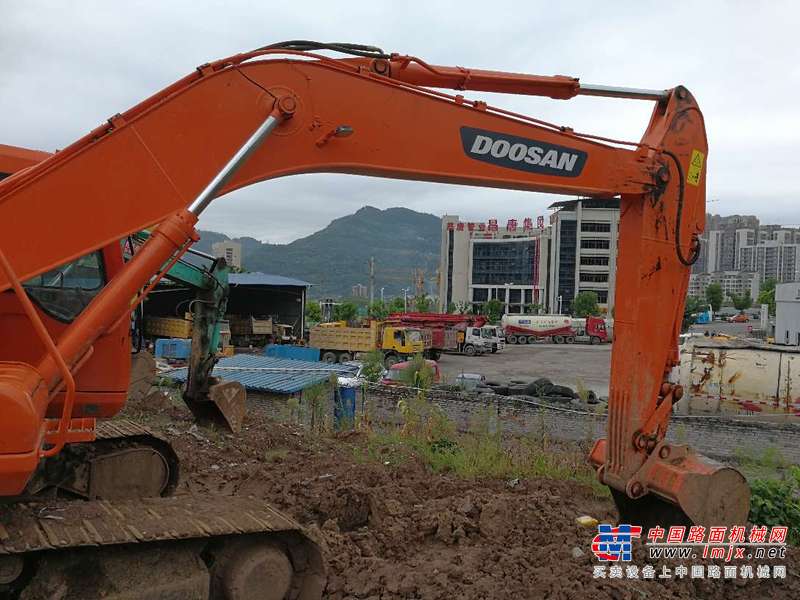 重庆出售转让二手10000小时2008年斗山DH220LC挖掘机