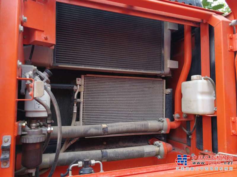 重庆出售转让二手4000小时2015年斗山DX260LC挖掘机