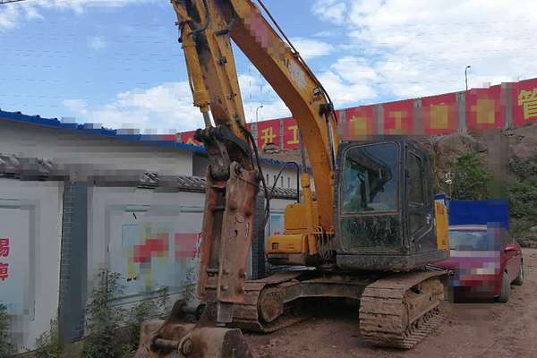 重庆出售转让二手4900小时2015年现代R110挖掘机