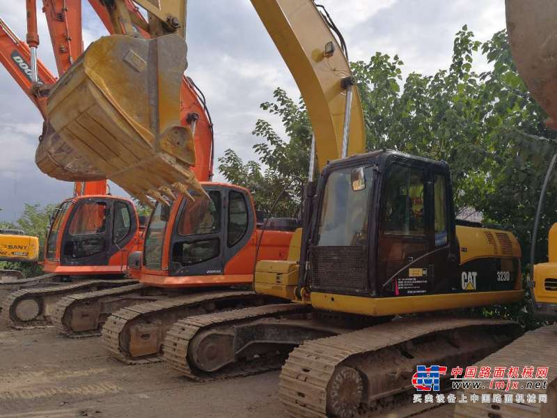 重庆出售转让二手3400小时2012年卡特彼勒323DL挖掘机